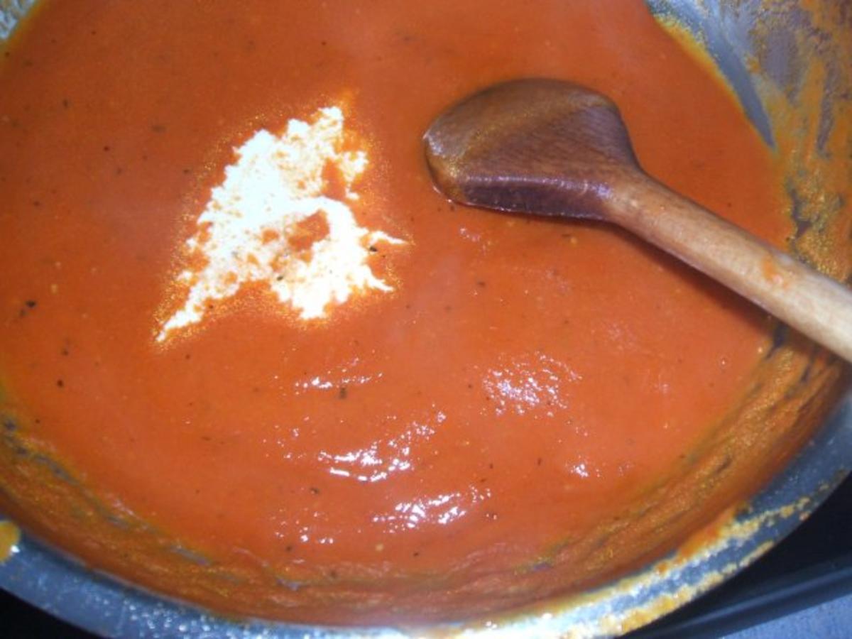 Tomatensoße   mit Makkaroni - Rezept