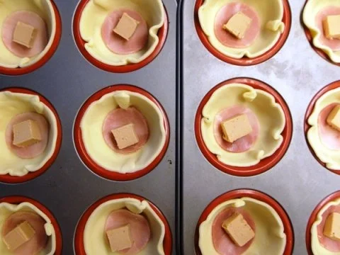 Rezept: Fleischpastetchen mit Gaenselebermousse auf Armagnac-Gaenseleber-Saucenspiegel Bild Nr. 6 Fleischpastetchen mit Gaenselebermousse auf Armagnac-Gaenseleber-Saucenspiegel - Rezept - Bild Nr. 6