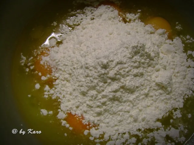 Rezept: Muffins: Amarettini Muffins mit Knuspermandeln Bild Nr. 3 Muffins: Amarettini Muffins mit Knuspermandeln - Rezept - Bild Nr. 3