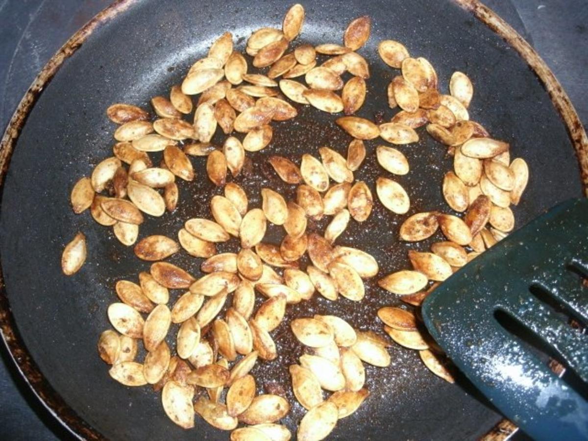 Geröstete Kürbiskerne - einfach - 108 kcal/100g Geröstete Kürbiskerne - einfach - 108 kcal/100g