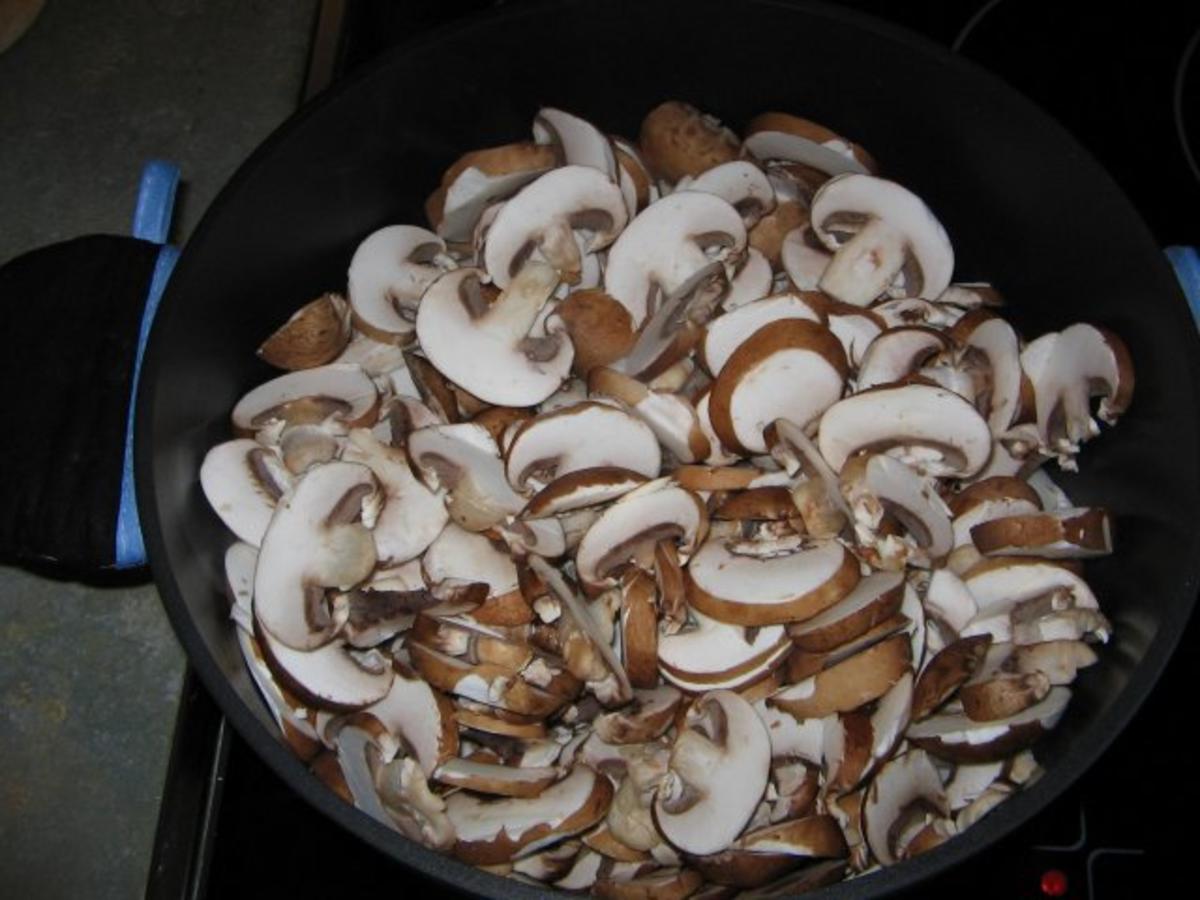 Pilzpfanne in Rahmsoße - Rezept mit Bild - kochbar.de