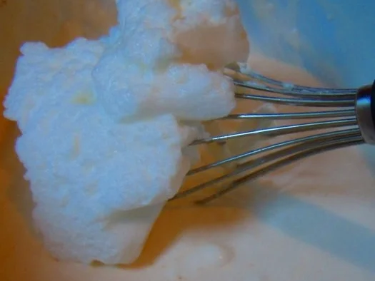 Mandel-Parfait mit Zimtpflaumen - Rezept - Bild Nr. 4