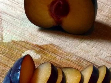 Mandel-Parfait mit Zimtpflaumen - Rezept - Bild Nr. 7