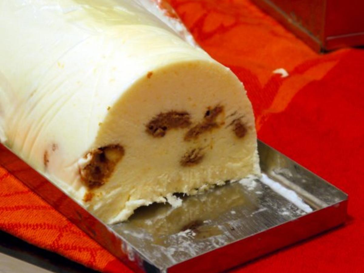 Mandel Parfait mit Zimtpflaumen - einfach - 150 kcal/100g