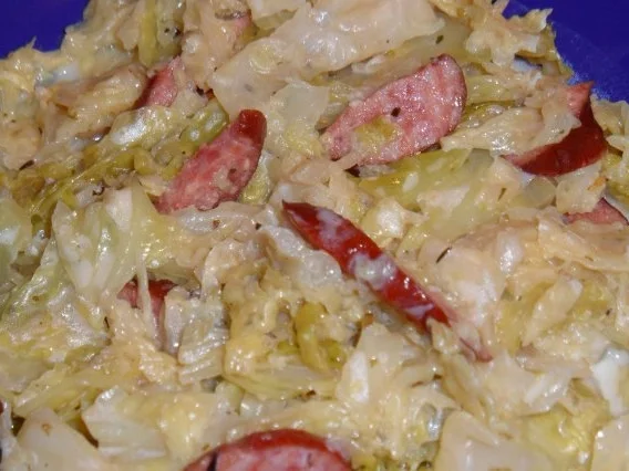 Rezept: Wirsing mit Cabanossi Wirsing mit Cabanossi - Rezept