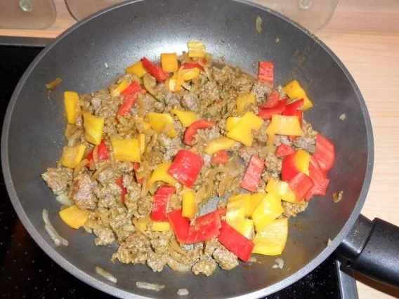 Rezept: Hackfleischpfanne (scharf) Bild Nr. 5 Hackfleischpfanne (scharf) - Rezept - Bild Nr. 5