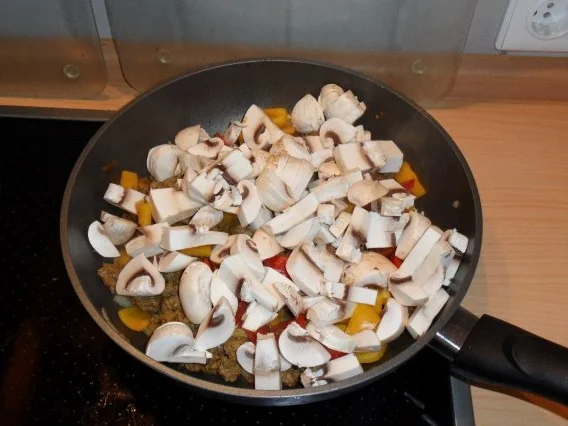 Rezept: Hackfleischpfanne (scharf) Bild Nr. 6 Hackfleischpfanne (scharf) - Rezept - Bild Nr. 6