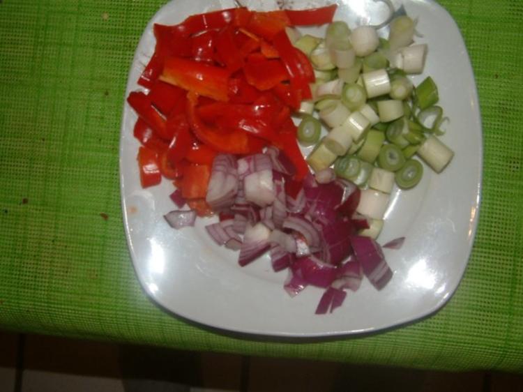 Grobe Bratwurst in Senf Sahne_Käse Sauce - einfach - 82 kcal/100g