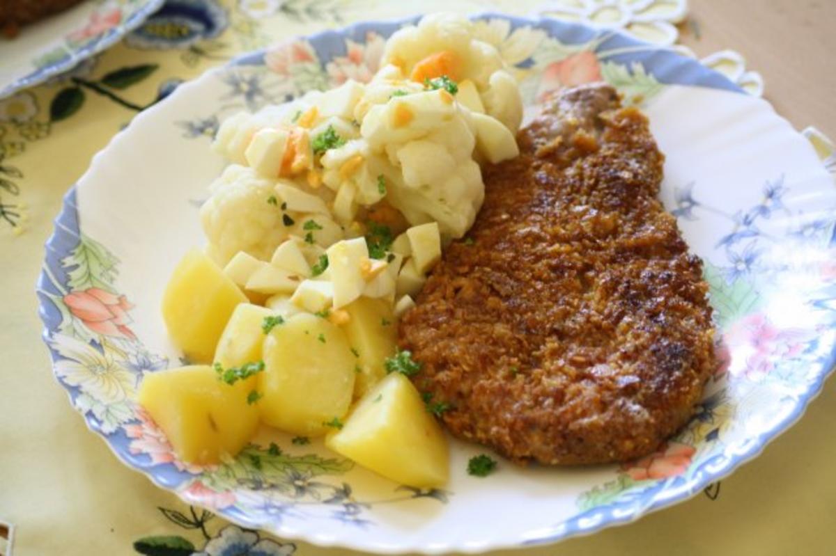 Cornflakes Schnitzel Mit Blumenkohl Und Eier Dressing Rezept Kochbar De