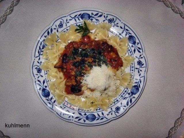 Rezept: Pasta mit Waldpilz-Tomatensoße Pasta mit Waldpilz-Tomatensoße - Rezept