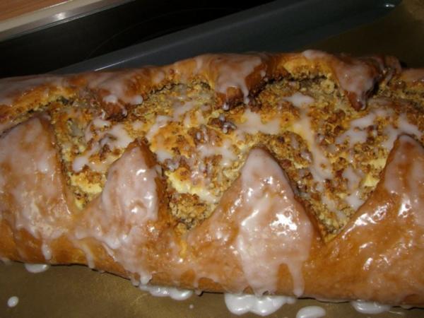 Nussrolle mit Mehl und Hefe Würfel - Rezept mit Bild - kochbar.de