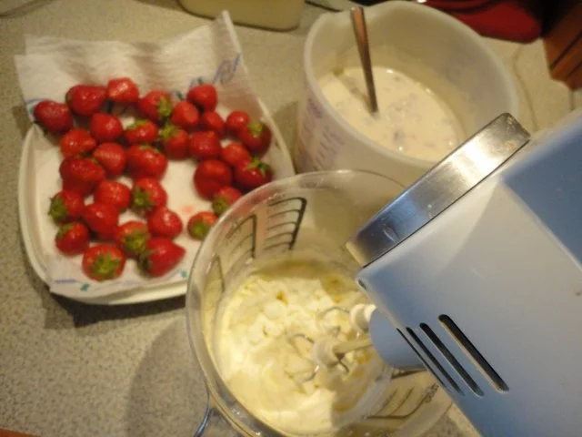 Rezept: Erdbeer Törtchen Bild Nr. 4 Erdbeer Törtchen - Rezept - Bild Nr. 4