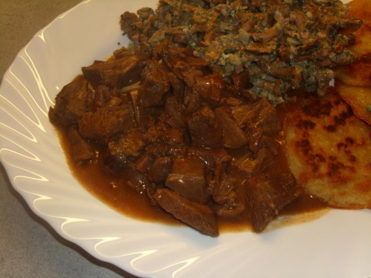 Bilder für Wildgulasch Aus der Bärchenküche - Rezept