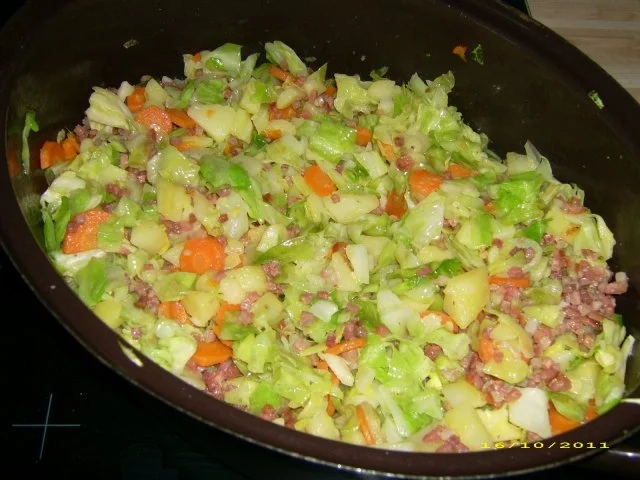 Rezept: Spitzkohlpfanne mit Käse und Speck Bild Nr. 2 Spitzkohlpfanne mit Käse und Speck - Rezept - Bild Nr. 2