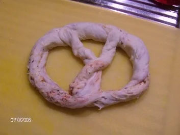 Rezept: Hefeteig-Breze mal ganz anders Hefeteig-Breze mal ganz anders - Rezept