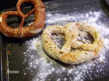 Rezept: Hefeteig-Breze mal ganz anders Hefeteig-Breze mal ganz anders - Rezept