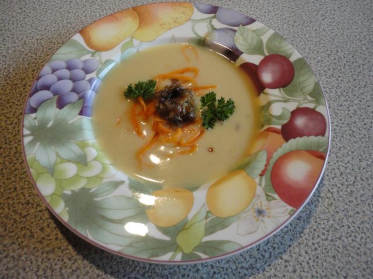 samtige Kartoffel Suppe mit Steinpilzen - Rezept - kochbar.de