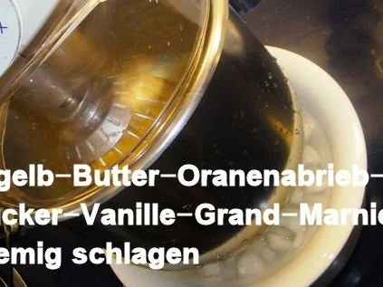 Rezept: Kastanien-Kuchen auf Himbeer-Spiegel und Créme-Frâiche Bild Nr. 5 Kastanien-Kuchen auf Himbeer-Spiegel und Créme-Frâiche - Rezept - Bild Nr. 5