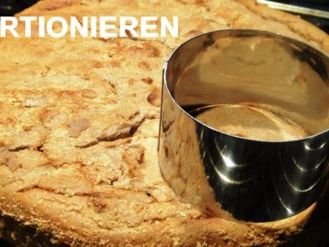 Rezept: Kastanien-Kuchen auf Himbeer-Spiegel und Créme-Frâiche Bild Nr. 10 Kastanien-Kuchen auf Himbeer-Spiegel und Créme-Frâiche - Rezept - Bild Nr. 10