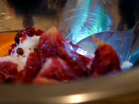 Rezept: Hähnchenbrust, gefüllt mit Ziegenkäse und frischen Feigen, dazu Kürbispüree Bild Nr. 2 Hähnchenbrust, gefüllt mit Ziegenkäse und frischen Feigen, dazu Kürbispüree - Rezept - Bild Nr. 2