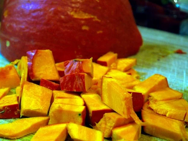 Rezept: Hähnchenbrust, gefüllt mit Ziegenkäse und frischen Feigen, dazu Kürbispüree Bild Nr. 3 Hähnchenbrust, gefüllt mit Ziegenkäse und frischen Feigen, dazu Kürbispüree - Rezept - Bild Nr. 3