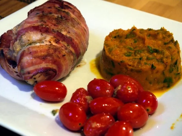 Rezept: Hähnchenbrust, gefüllt mit Ziegenkäse und frischen Feigen, dazu Kürbispüree Hähnchenbrust, gefüllt mit Ziegenkäse und frischen Feigen, dazu Kürbispüree - Rezept