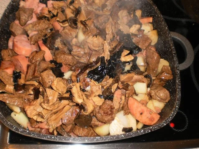 Rezept: Gulasch-Topf mit Weißkohl Bild Nr. 12 Gulasch-Topf mit Weißkohl - Rezept - Bild Nr. 12