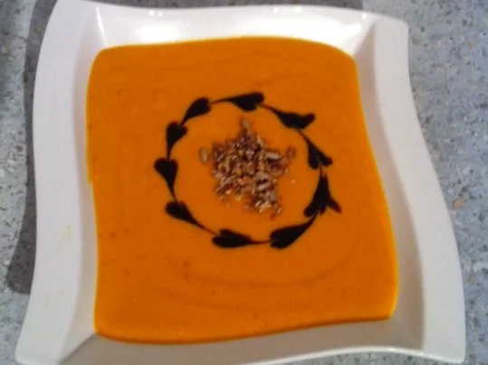 Rezept: Ludwig's Kürbis - Karotten - Mango Süppchen Ludwig's Kürbis - Karotten - Mango Süppchen - Rezept