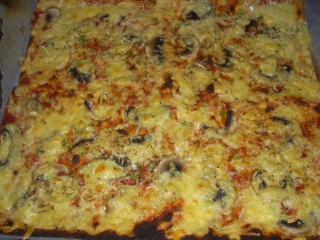 Rezept: Schnelle aufgerollte Pizza Bild Nr. 6 Schnelle aufgerollte Pizza - Rezept - Bild Nr. 6