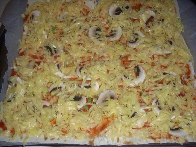 Rezept: Schnelle aufgerollte Pizza Bild Nr. 4 Schnelle aufgerollte Pizza - Rezept - Bild Nr. 4