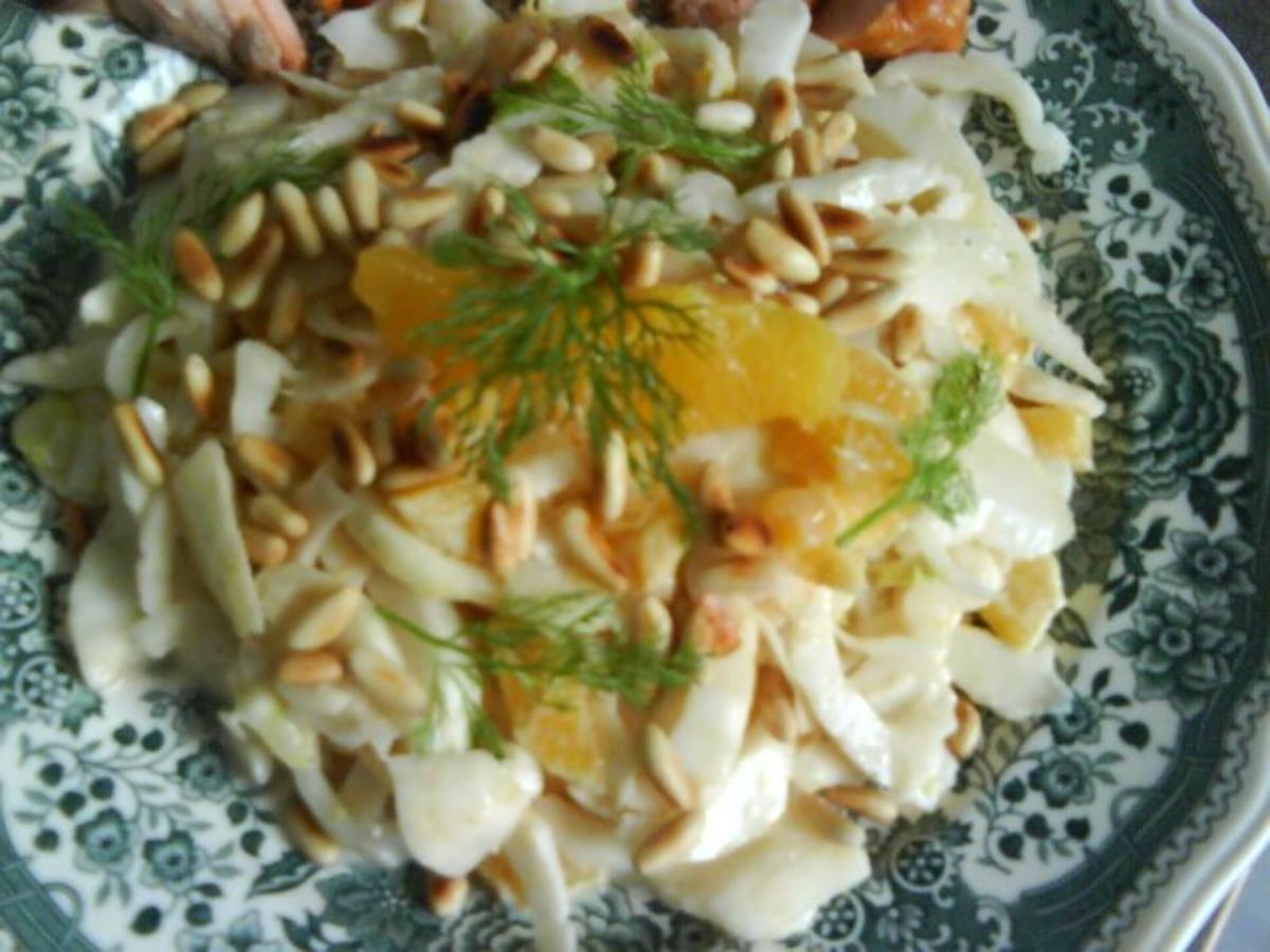 Fenchelsalat mit Pinienkerne - Rezept