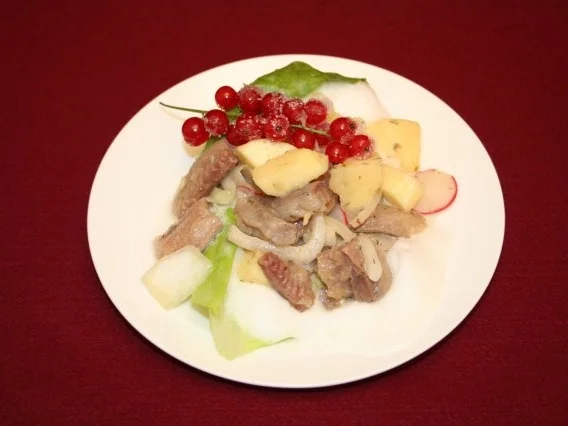 Matjessalat an Pommeryschaum - Rezept