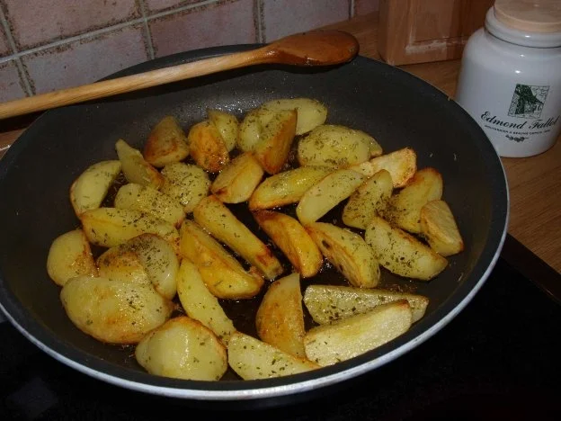Kaninchenkeulen mit schwarzen Oliven   (Cosciotto di coniglio con olive) - Rezept - Bild Nr. 4