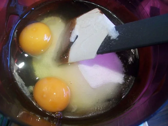 Rezept: Schokomuffins mit Sahnehaube Bild Nr. 4 Schokomuffins mit Sahnehaube - Rezept - Bild Nr. 4