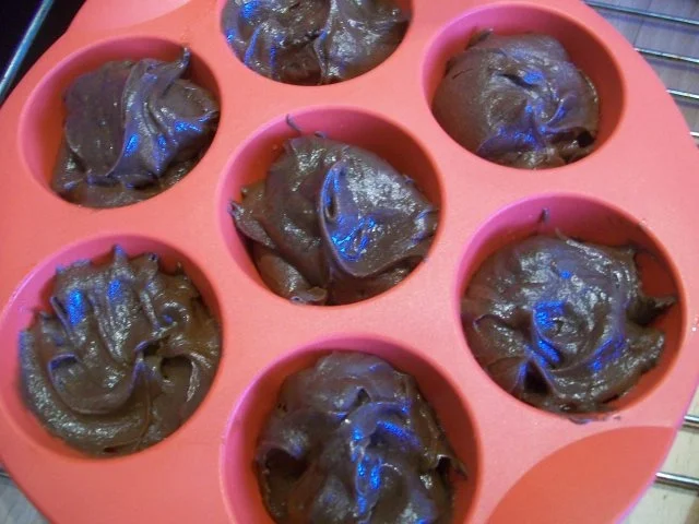 Rezept: Schokomuffins mit Sahnehaube Bild Nr. 7 Schokomuffins mit Sahnehaube - Rezept - Bild Nr. 7