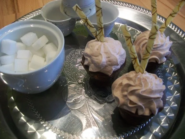 Rezept: Schokomuffins mit Sahnehaube Bild Nr. 9 Schokomuffins mit Sahnehaube - Rezept - Bild Nr. 9