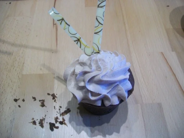 Rezept: Schokomuffins mit Sahnehaube Schokomuffins mit Sahnehaube - Rezept