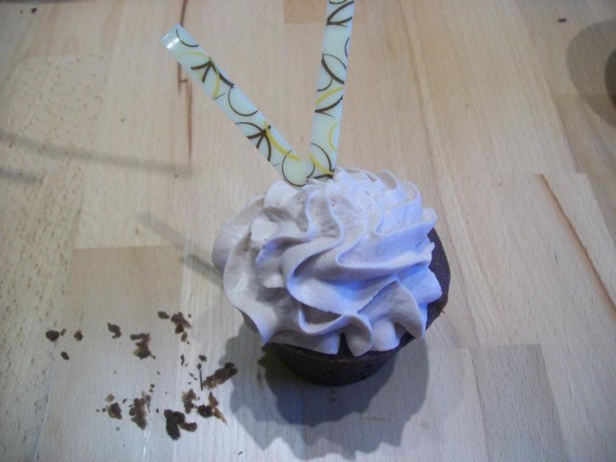 Schokomuffins mit Sahnehaube - Rezept mit Bild - kochbar.de