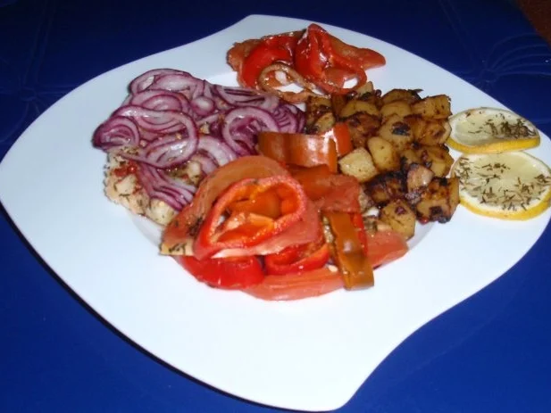 Pangasiusfilet auf Gemüse-Zwiebelbett und Bratkartoffeln - Rezept - Bild Nr. 16