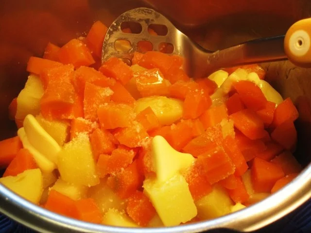 Möhren-Püree mit Butterzwiebelchen ... - Rezept - Bild Nr. 5