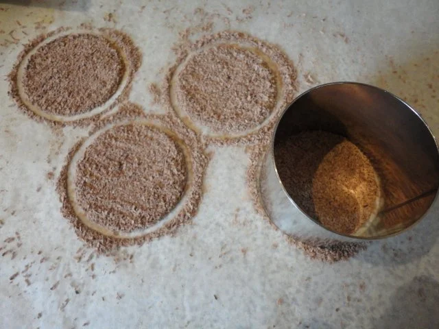 Rezept: Schokolade Taler mit Zwetschgen Sahne Bild Nr. 7 Schokolade Taler mit Zwetschgen Sahne - Rezept - Bild Nr. 7