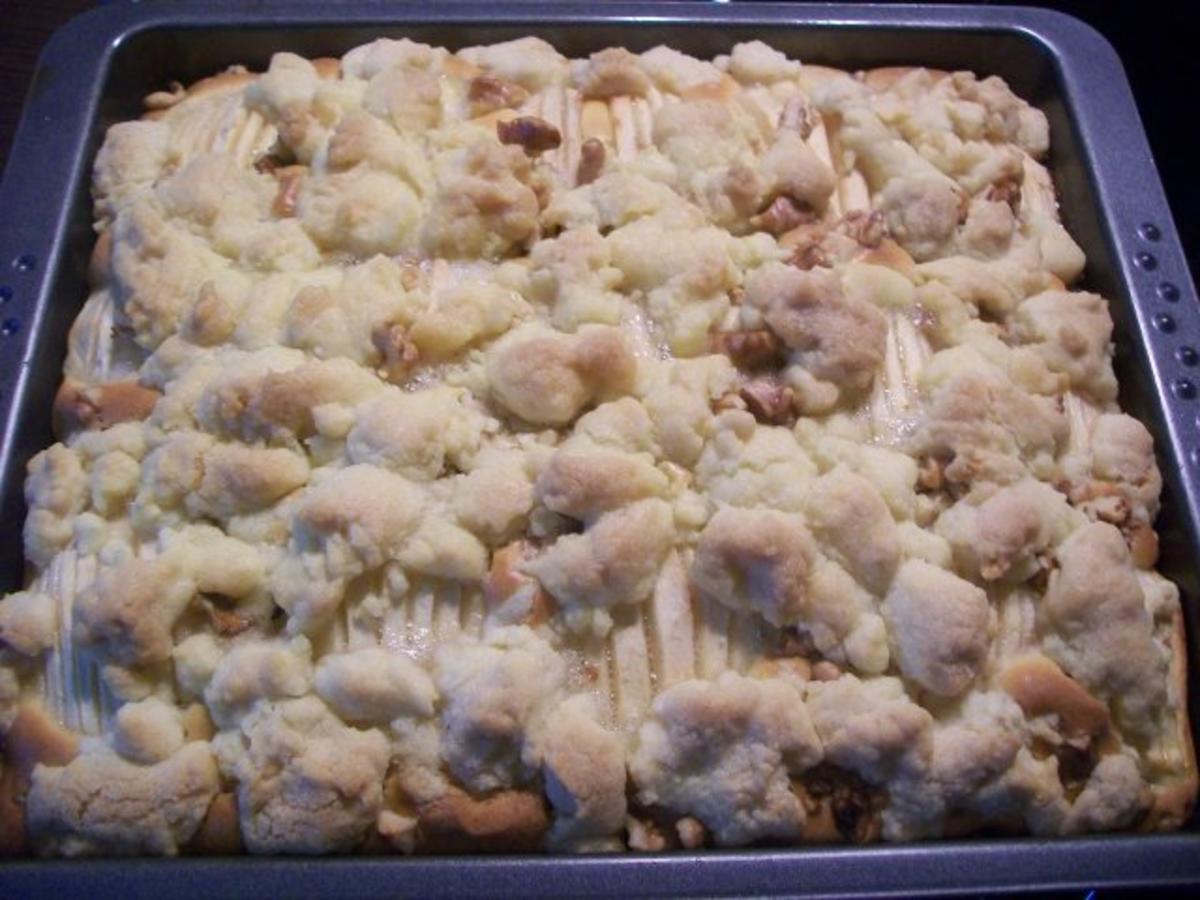 Apfelkuchen mit Walnüssen - Rezept - Bild Nr. 3