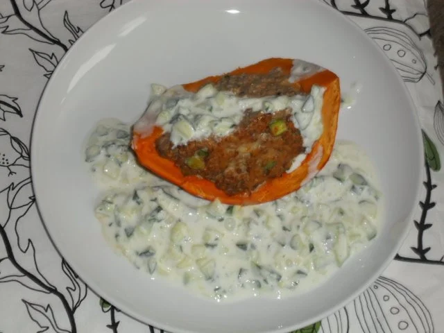 Rezept: Hokkaido gefüllt mit Yoghurtsoße Bild Nr. 2 Hokkaido gefüllt mit Yoghurtsoße - Rezept - Bild Nr. 2