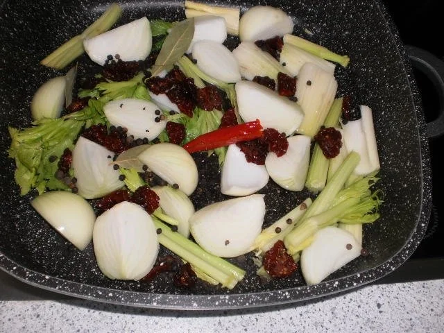 Putenkeulen scharf - Rosenkohl - Salzkartoffeln - Rezept - Bild Nr. 3