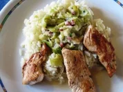 Lauchgemüse mit Putenstreifen im Reisbett - Rezept