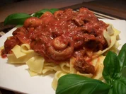 Rezept: Tomaten Rindfleischsoße mit Champignons auf Nudeln..... Tomaten Rindfleischsoße mit Champignons auf Nudeln..... - Rezept