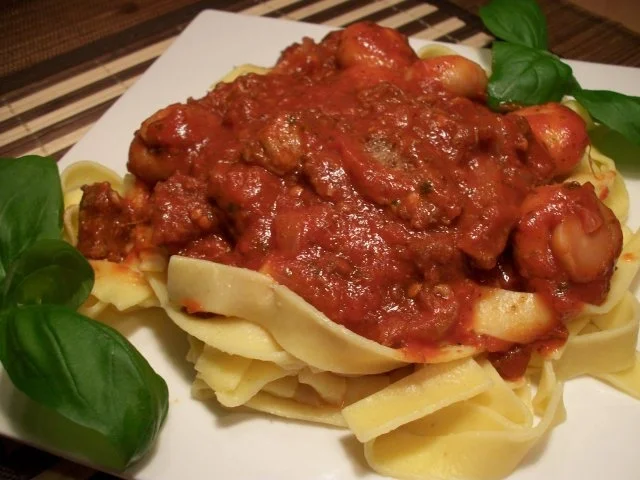 Rezept: Tomaten Rindfleischsoße mit Champignons auf Nudeln..... Bild Nr. 2 Tomaten Rindfleischsoße mit Champignons auf Nudeln..... - Rezept - Bild Nr. 2