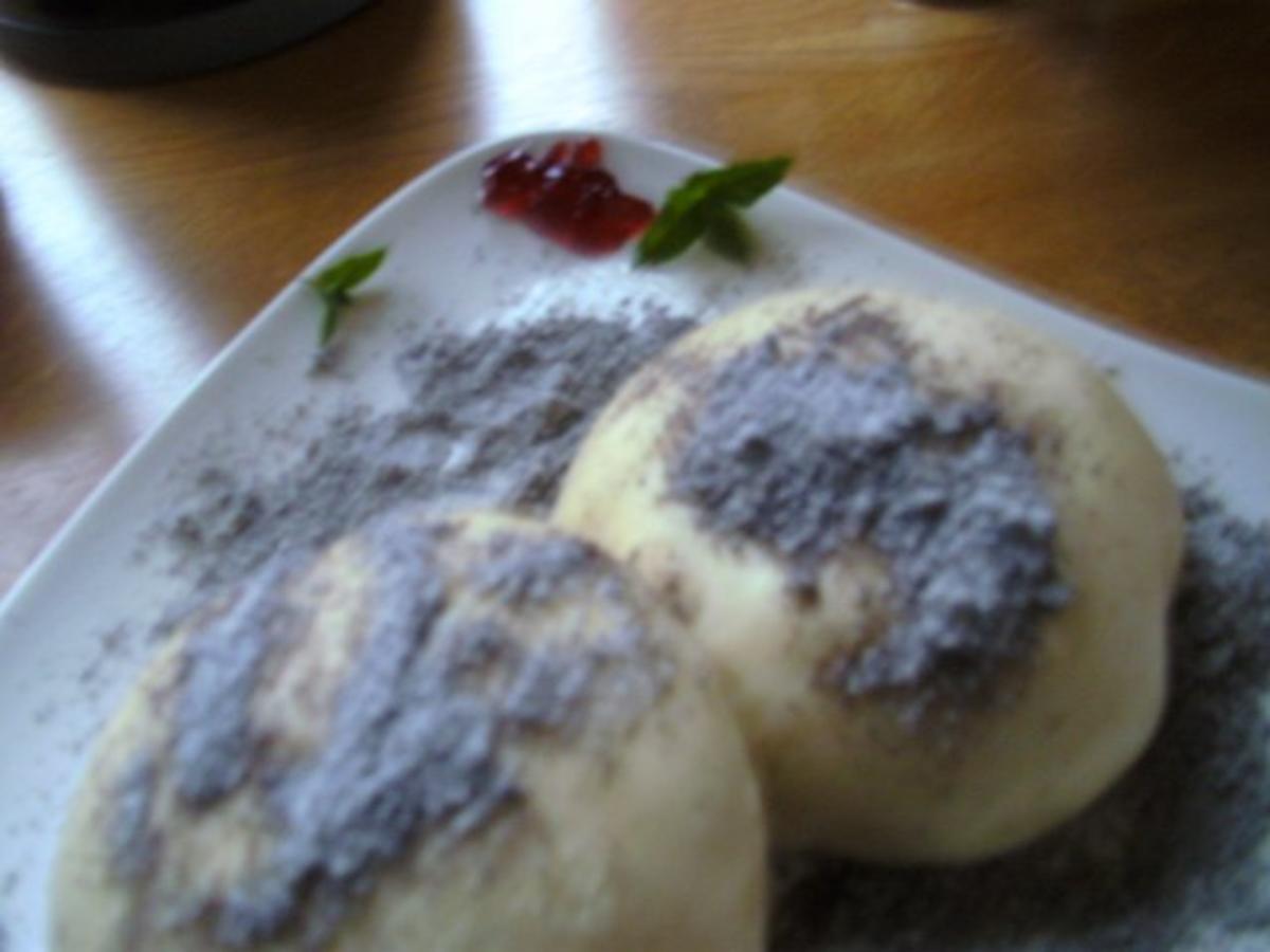 Hefeklöse mit Zuckermohn.. für Schnuffelchen ;-)) - Rezept - Bild Nr. 2