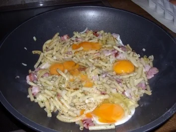 Hoppel-Poppel mit Nudeln - Rezept