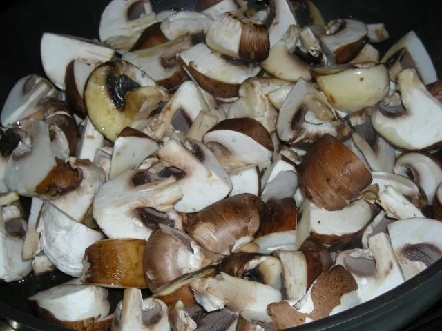 Pilzpfanne mit Frikadellchen - Rezept - Bild Nr. 3